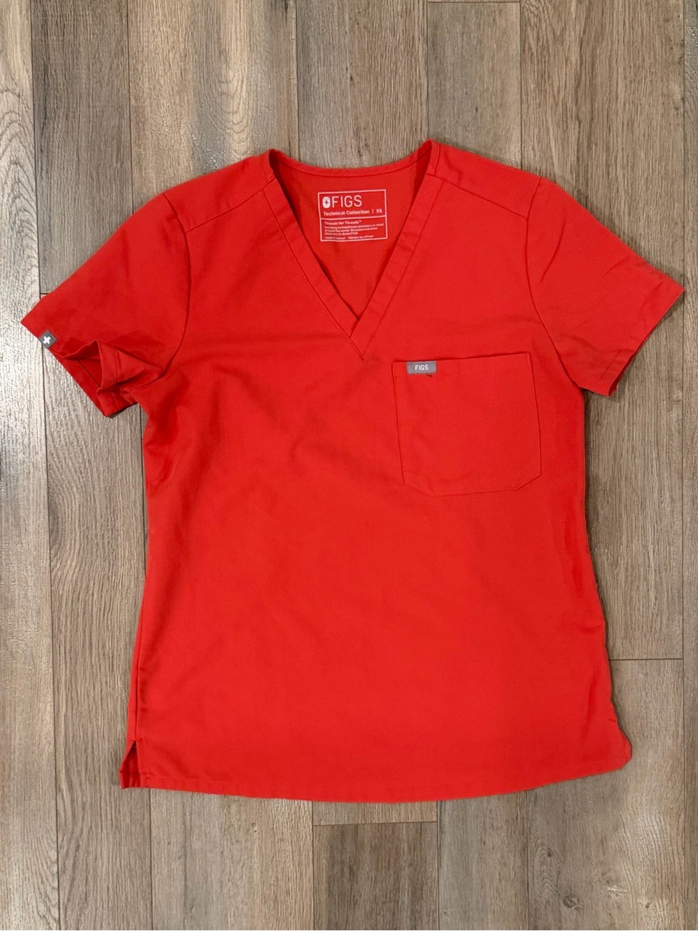 Figs Men’s Bright Red V-Neck Short Sleeve Top